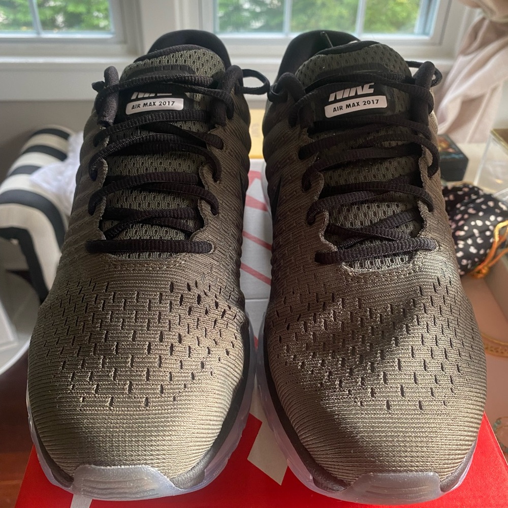 Nike Air Max 2017 - brand new/never worn WOT